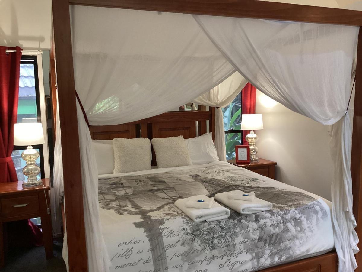 Chalet On Gallery Walk - King Bed, Spa, Fireplace, Wifi & Netflix, Linger A While Mount Tamborine Εξωτερικό φωτογραφία