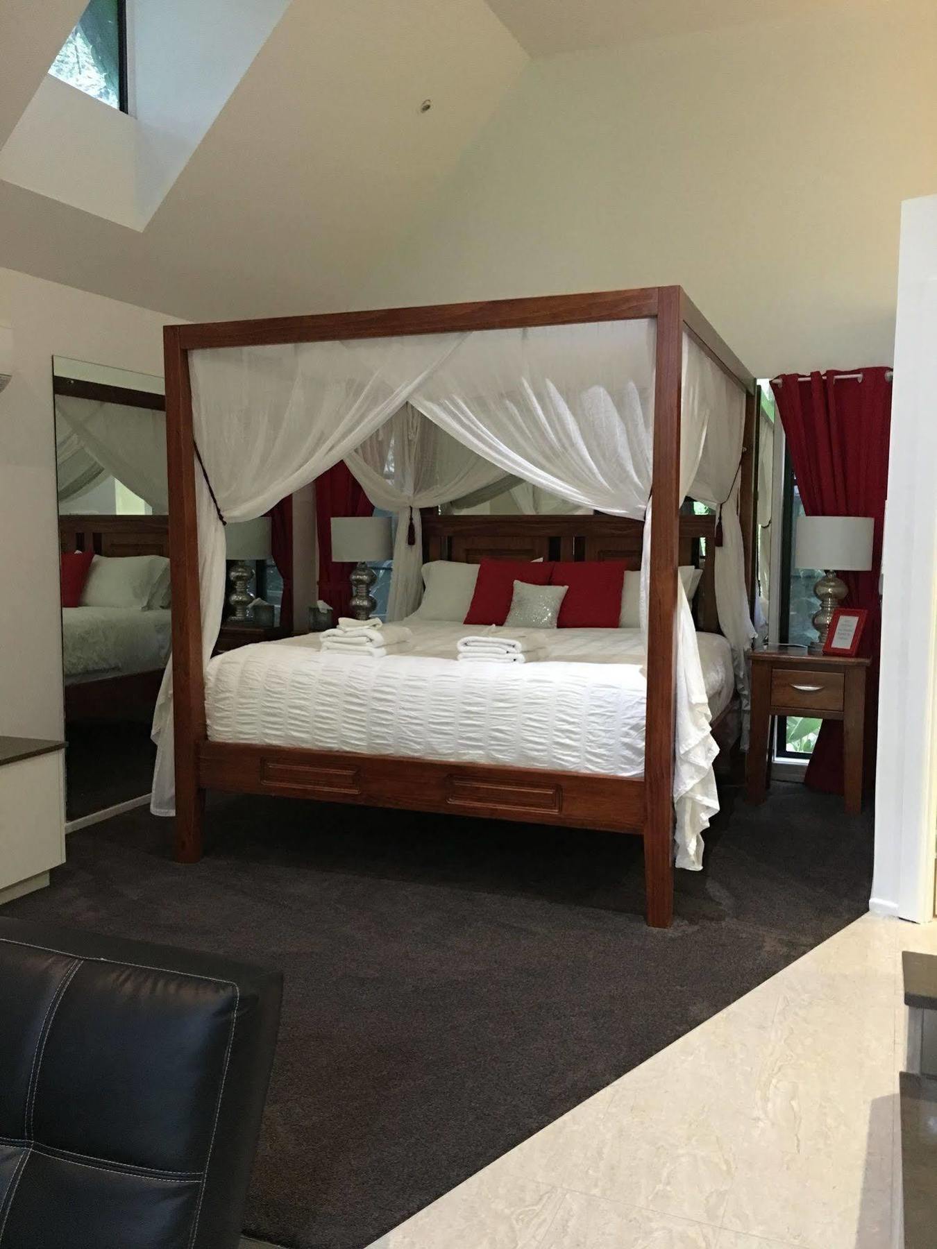 Chalet On Gallery Walk - King Bed, Spa, Fireplace, Wifi & Netflix, Linger A While Mount Tamborine Εξωτερικό φωτογραφία