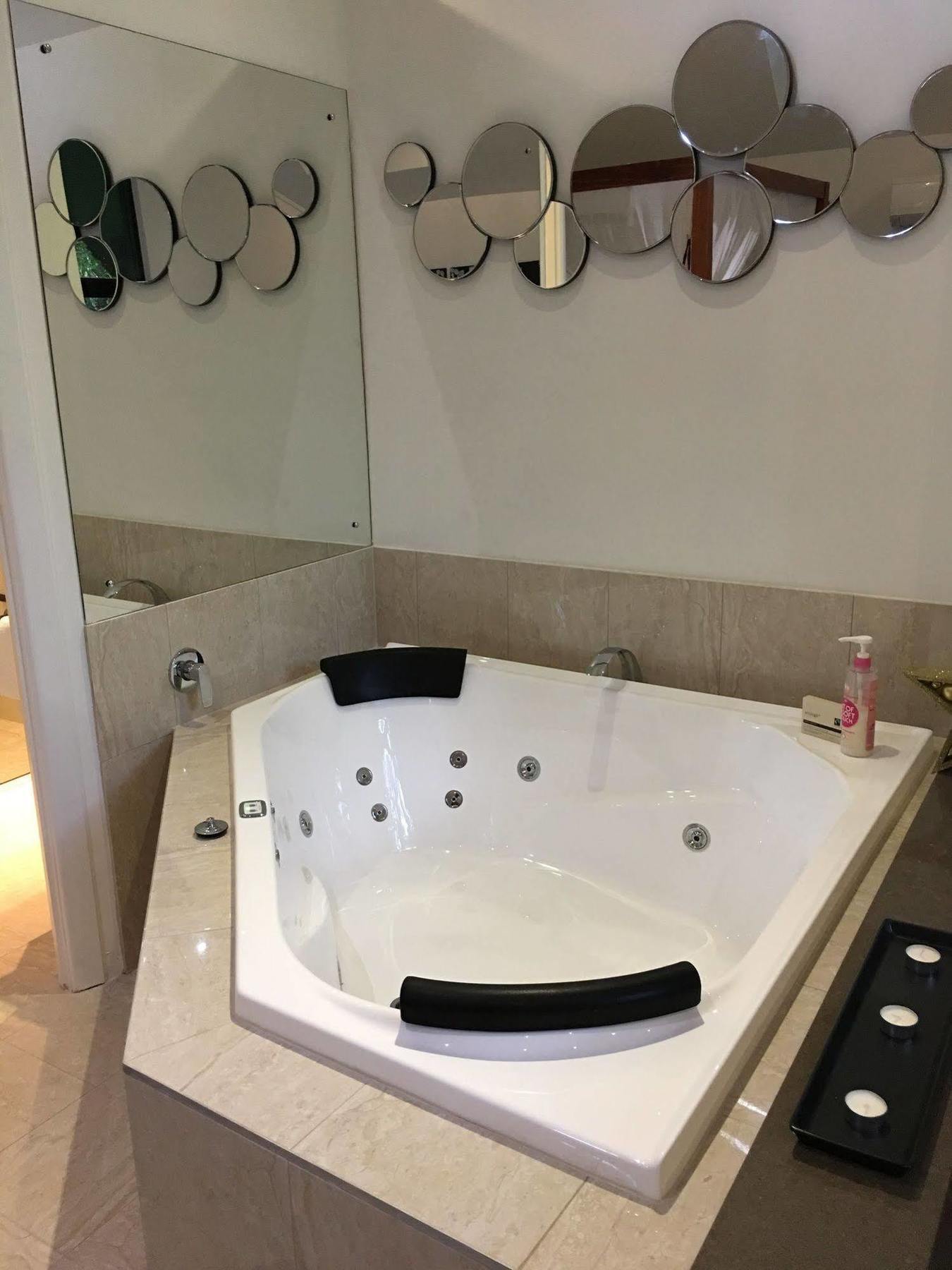 Chalet On Gallery Walk - King Bed, Spa, Fireplace, Wifi & Netflix, Linger A While Mount Tamborine Εξωτερικό φωτογραφία
