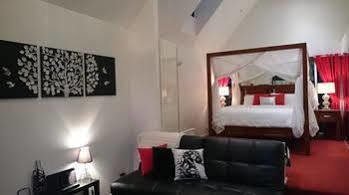 Chalet On Gallery Walk - King Bed, Spa, Fireplace, Wifi & Netflix, Linger A While Mount Tamborine Εξωτερικό φωτογραφία